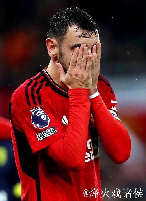 曼联4-4伯恩茅斯：B费任意球建功，樱桃手球争议频出